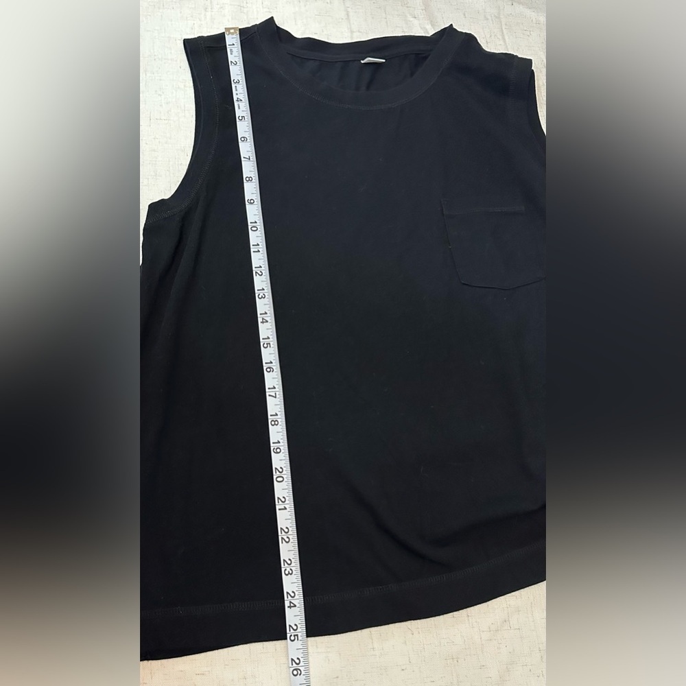 Old Navy Black Sleeveless Fitted Tank Top - Picture 5 of 10